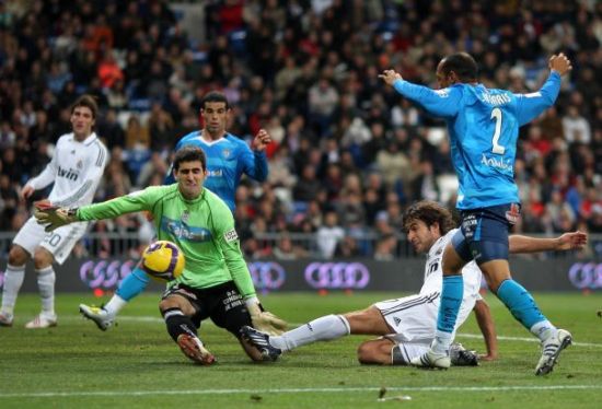 Real Madrid v Recreativo Huelva - La Liga